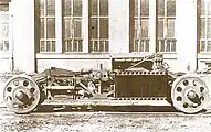 機関と伝動機構を組み込んだM290.0形のインサイドフレーム台車（1936年3月）。この時点ではまだディーゼル機関のタトラ67型を搭載していた。各車輪の斜め上方に逆さに取り付けられた板ばねが見える