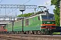 VL10K-394後方に1車体を増結した3車体連結式での運用