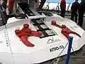 土砂をかき寄せるブレードと小型アーム。（2010年）