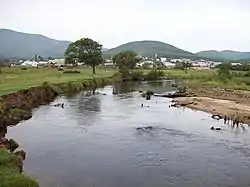 オリガ川とオリガの遠景