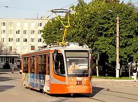 部分超低床電車の71-623（2012年撮影）