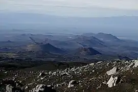 並ぶように形成されたスコリア丘