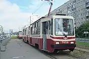 集電装置が交換された車両も存在する(2015年撮影)