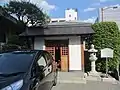 かんかん地蔵堂全体像＋説明板(武田有義公は最終的に五島列島に逃れたとある）