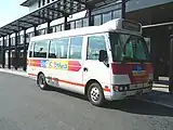 三菱ふそう・ローザ（帝産観光バス滋賀（※現在の帝産湖南交通）在籍車。後に黄色の単色塗装に変更）