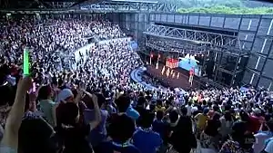 会場として用いられる河口湖ステラシアター(山梨県南都留郡富士河口湖町)