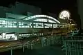 開放感を感じさせるガラスを多用した、センター北駅駅舎