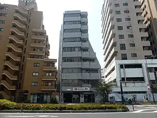 ベナン大使館が入居するビル全景