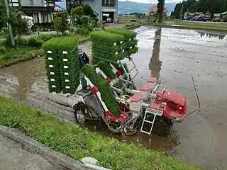 ポット式田植え機