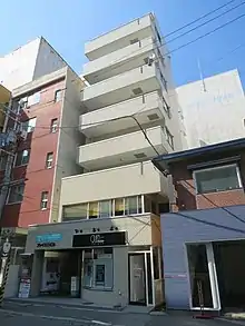 ライブプロ本社・レコーディングスタジオ・他スタジオ(中央ビル)/ライブプロホールZ・他スタジオ(左ビル)