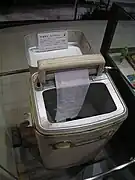 昭和30年代後半のローラー式絞り機つき洗濯機