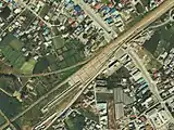 付近の航空写真(1986年、下新田駅開業前)国土交通省 国土地理院 地図・空中写真閲覧サービスの空中写真を基に作成