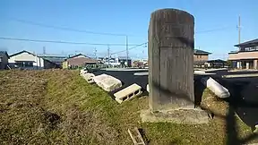 下津城址の碑