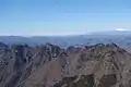 両神山から北アルプス(左)と浅間山(右)