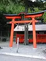鎮神社鳥居と神木(スギ)