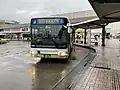 一般路線車 (大型車)　M32204号車、三菱ふそう・エアロスター　※導入時よりフルカラーLED行先となっている。
