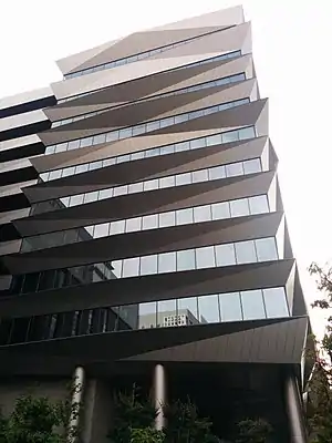 入居する住友不動産麻布十番ビル