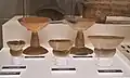 坩形土器・高杯形土器明治大学博物館展示。