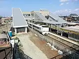 構内(2014年3月、駅前にあった跨線橋より撮影)