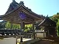 山門と鐘楼　庫裡側より