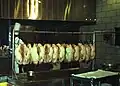 焼き途中の北京ダック