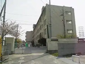 八尾市立亀井中学校