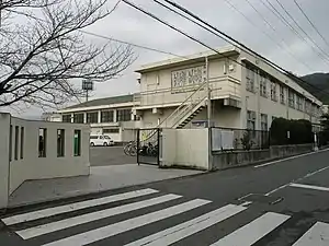 南高安小学校 西校舎・体育館