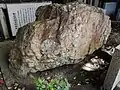 久代春日神社に残る加茂井分水石
