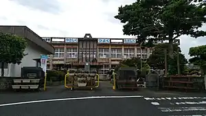 別府小学校正門