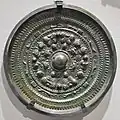 三角縁四神四獣鏡群馬県前橋市前橋天神山古墳出土、東京国立博物館蔵（重要文化財）。