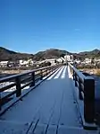 雪の中橋