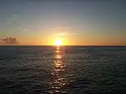 西港に沈む夕陽