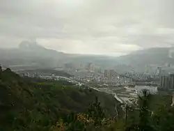 南側から望む市街地の様子
