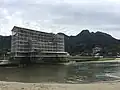 厳島神社大鳥居 令和の大工事の作業用通路
