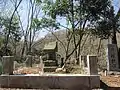 口碑板額塚（板額御前の娘の塚で、本人の墓は上向山地区にある説有）