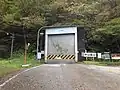 叶山鉱山へのトンネル