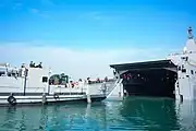 ドックに収容される合茂Ⅱ(LCU-492)汎用揚陸艇