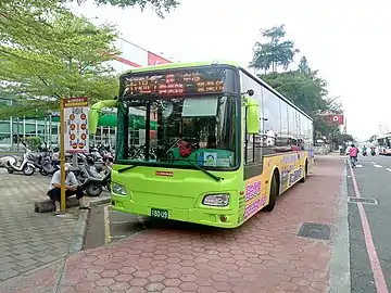 日野ノンステップバス初登場の嘉義市公車市区7系統(嘉義駅西口にて)