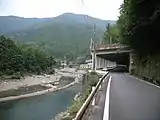 宮川沿いに沿って走る国道422号。大台町桧原付近