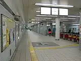 コンコースと改札口