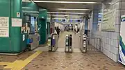 南改札口