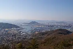 坂町高尾山から北西方向の海田湾を望む。広島湾北部(N)。指定外海域。