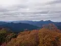 城峯山からの赤久縄山と御荷鉾山