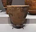 尖底深鉢形土器東京国立博物館展示。