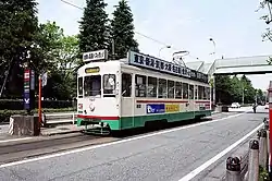 7000形の地鉄色 (7017)