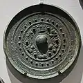 大岩山古墳出土 三角縁神獣車馬鏡東京国立博物館展示。