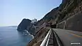 大崩海岸側から見る。2008年2月撮影。