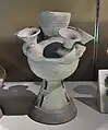 22号墳出土 須恵器 脚付子持壺京都市考古資料館展示。