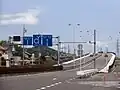 大縄場大橋西交差点付近から望む大縄場大橋（右岸高架橋）