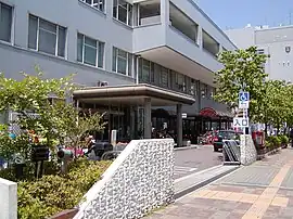 鶴見区役所